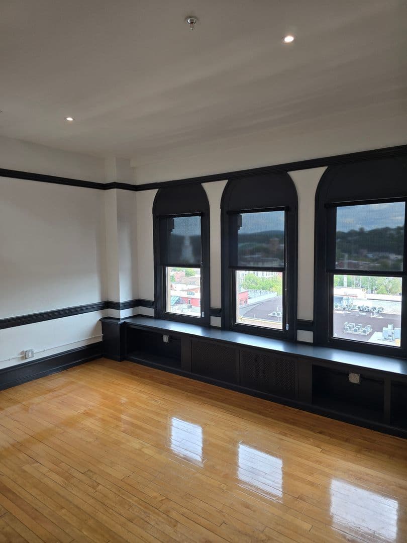 Easton Apartment: 400 Northampton Street