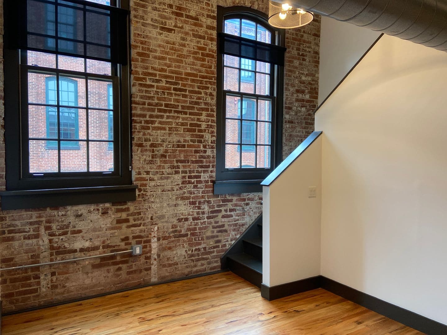 Easton Apartment: 1280 Simon Blvd