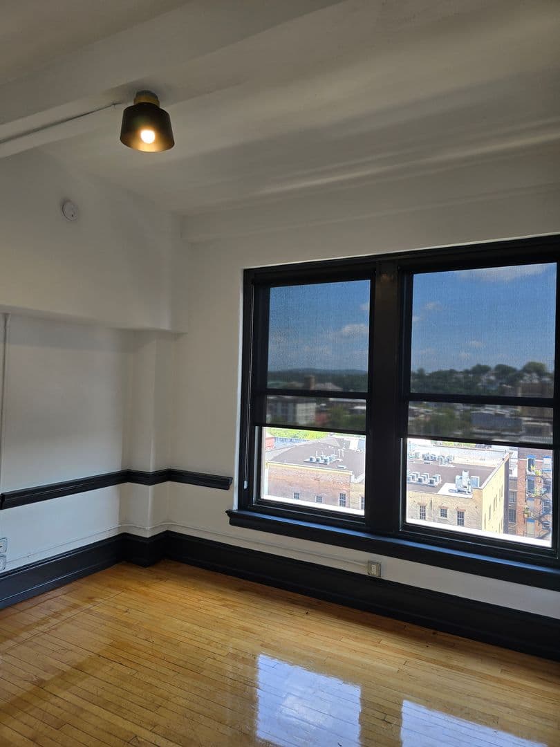 Easton Apartment: 400 Northampton Street
