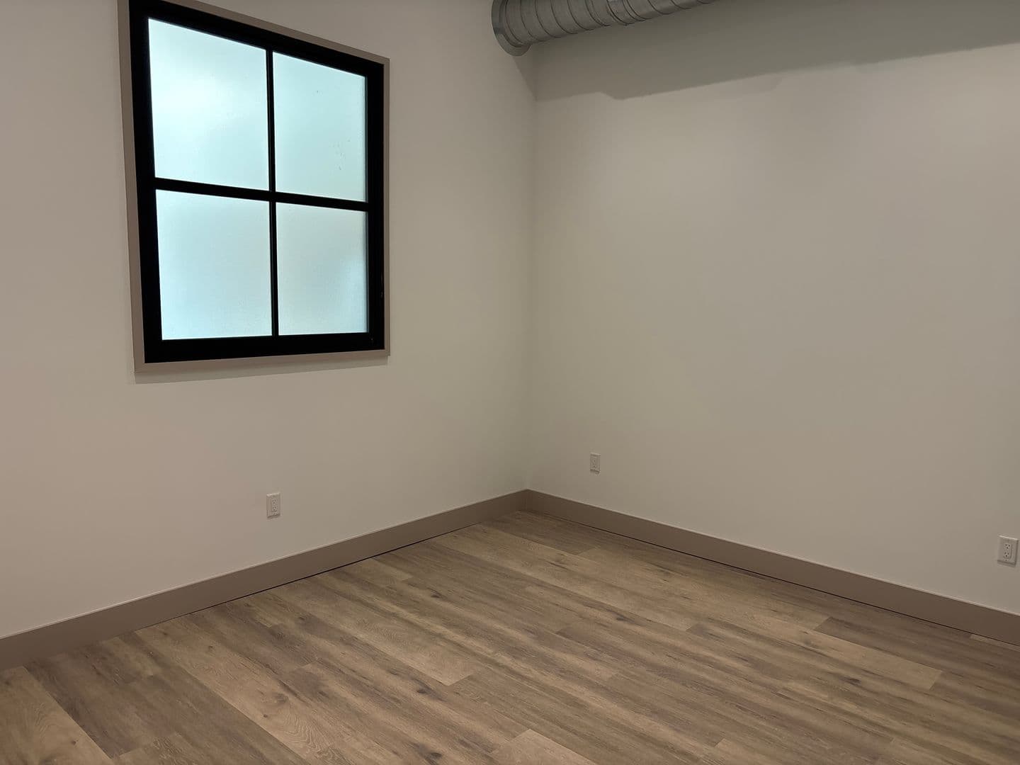 Easton Apartment: 684 Northampton Street