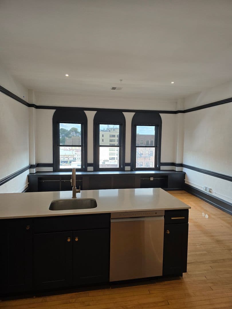 Easton Apartment: 400 Northampton Street