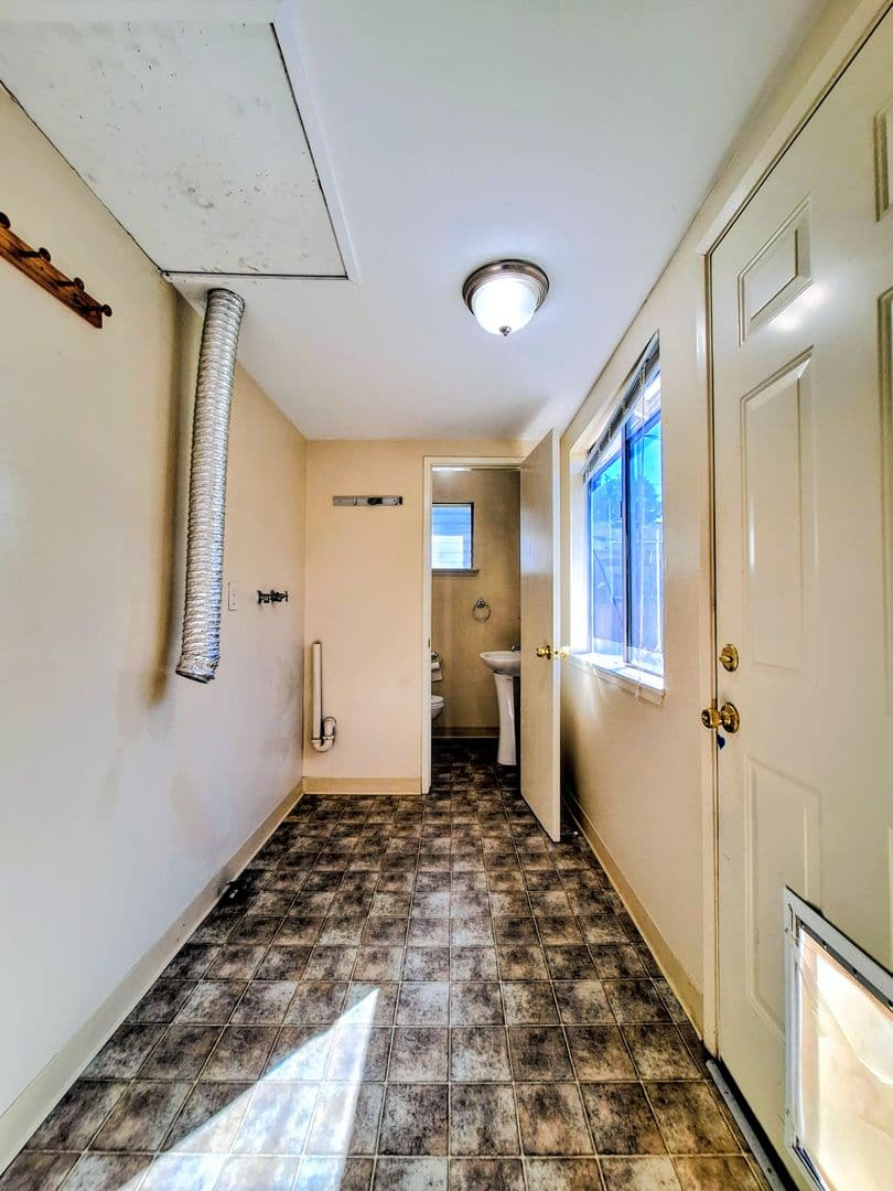 San Jose Apartment: 95 & 95 1/2 N. Buena Vista Ave