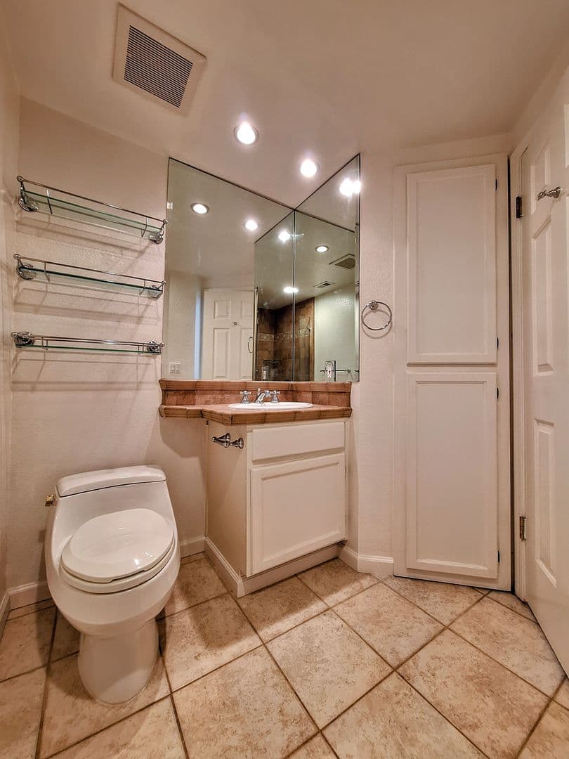 Redwood City House: 802 Schooner Bay Dr
