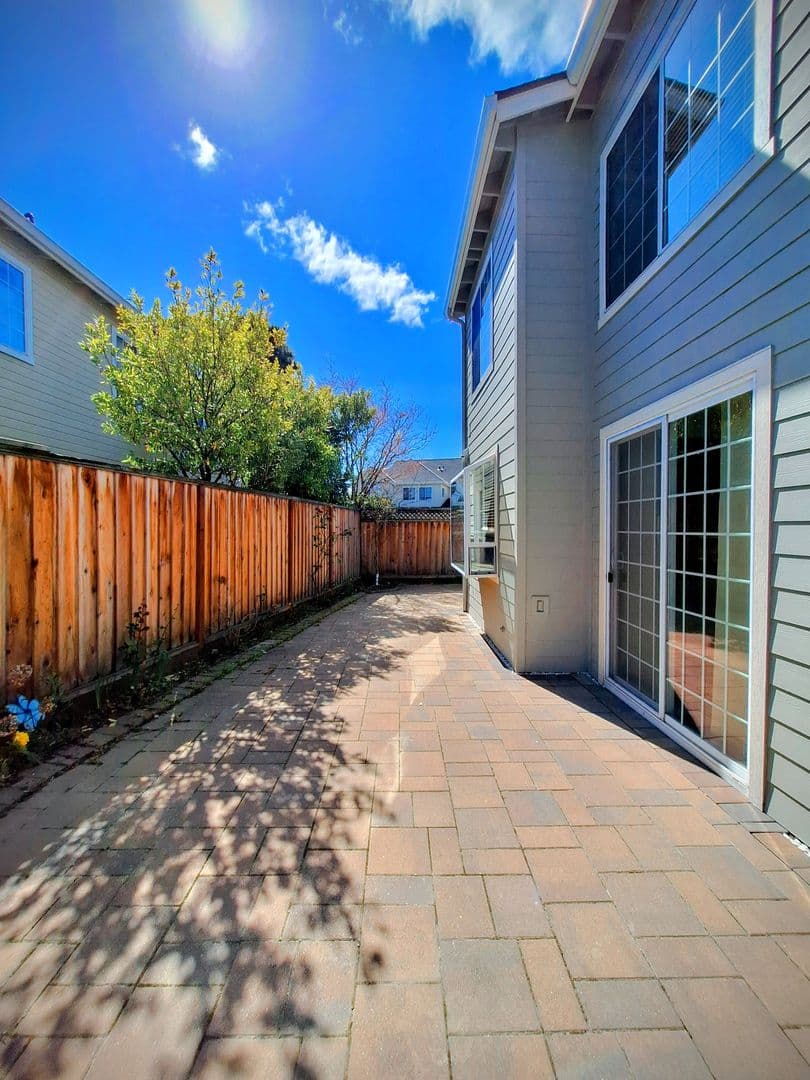 Redwood City House: 802 Schooner Bay Dr