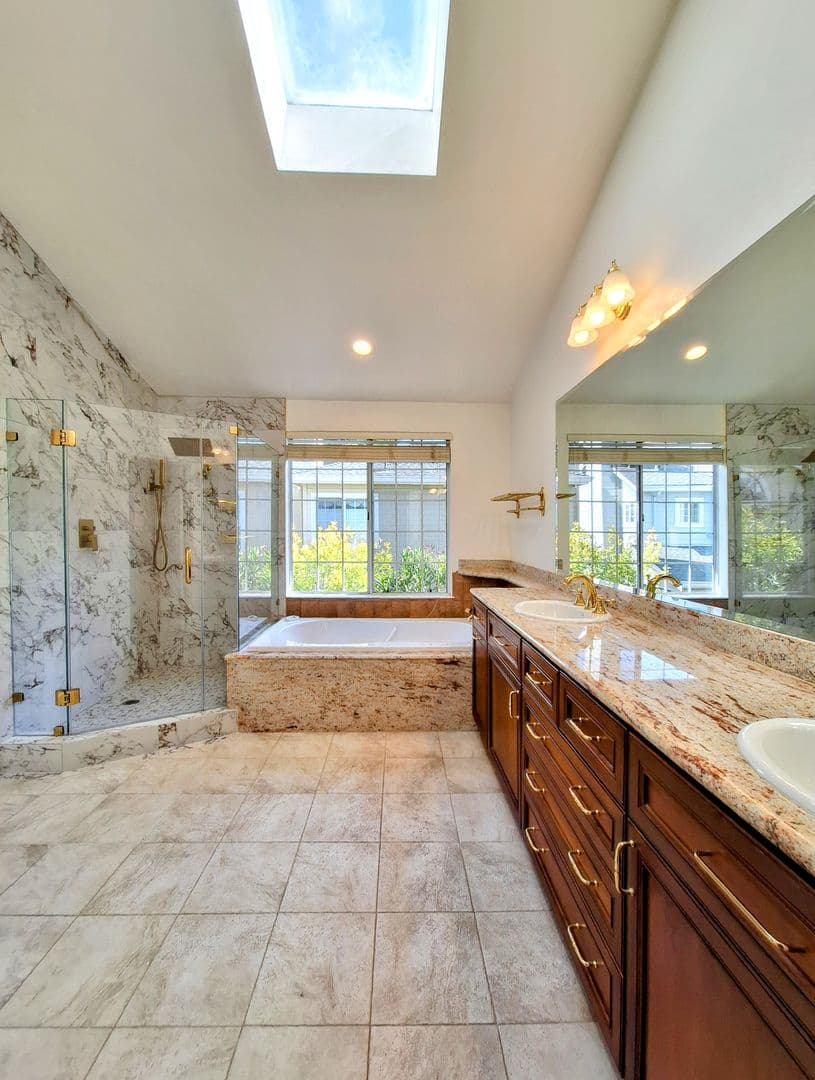 Redwood City House: 802 Schooner Bay Dr