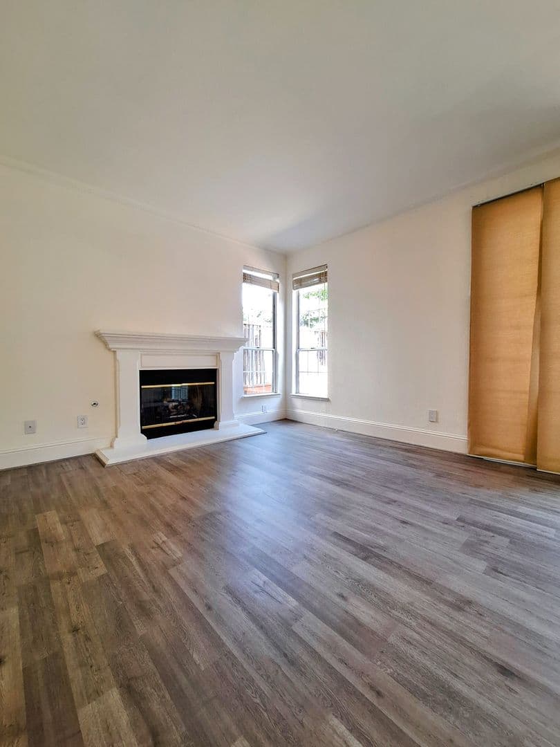 Redwood City House: 802 Schooner Bay Dr