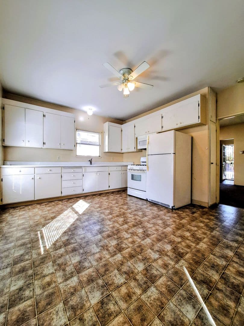 San Jose Apartment: 95 & 95 1/2 N. Buena Vista Ave