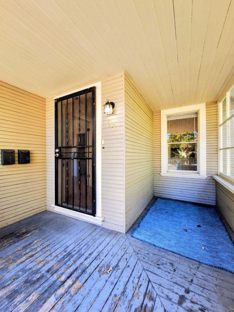 San Jose Apartment: 95 & 95 1/2 N. Buena Vista Ave