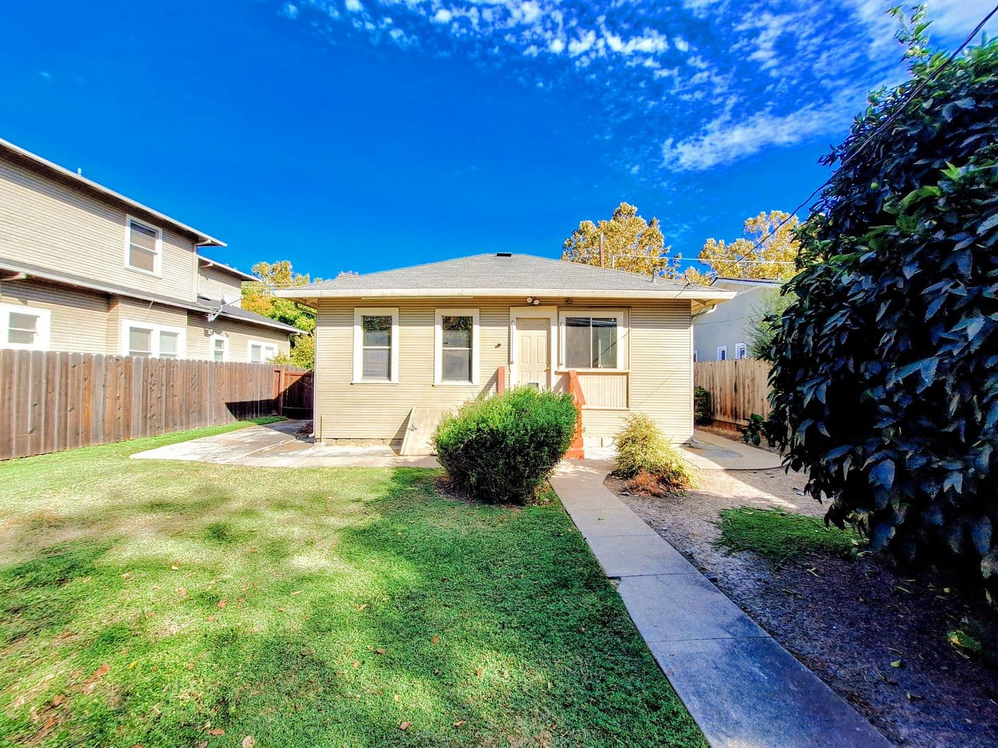 San Jose Apartment: 95 & 95 1/2 N. Buena Vista Ave
