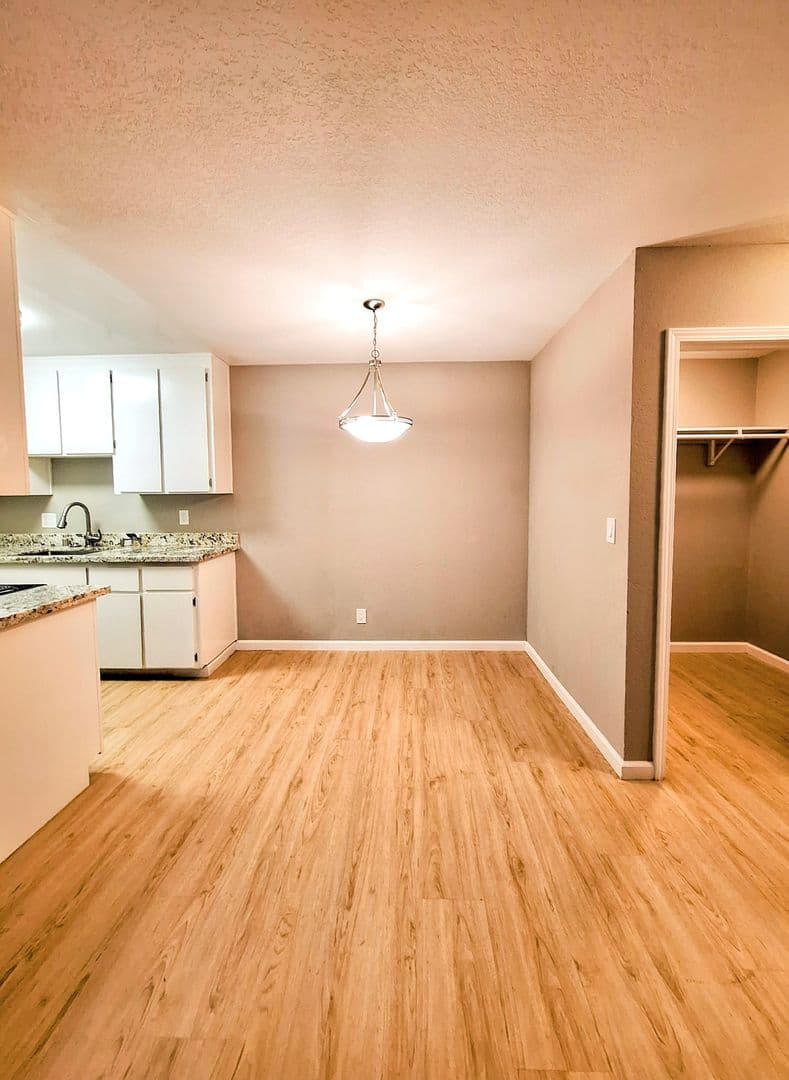 San Jose Condo: 5332 Monterey Rd #7