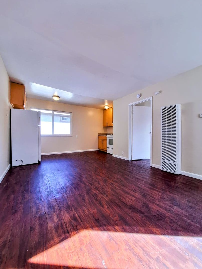 San Jose Apartment: 2752 Kollmar Dr #34