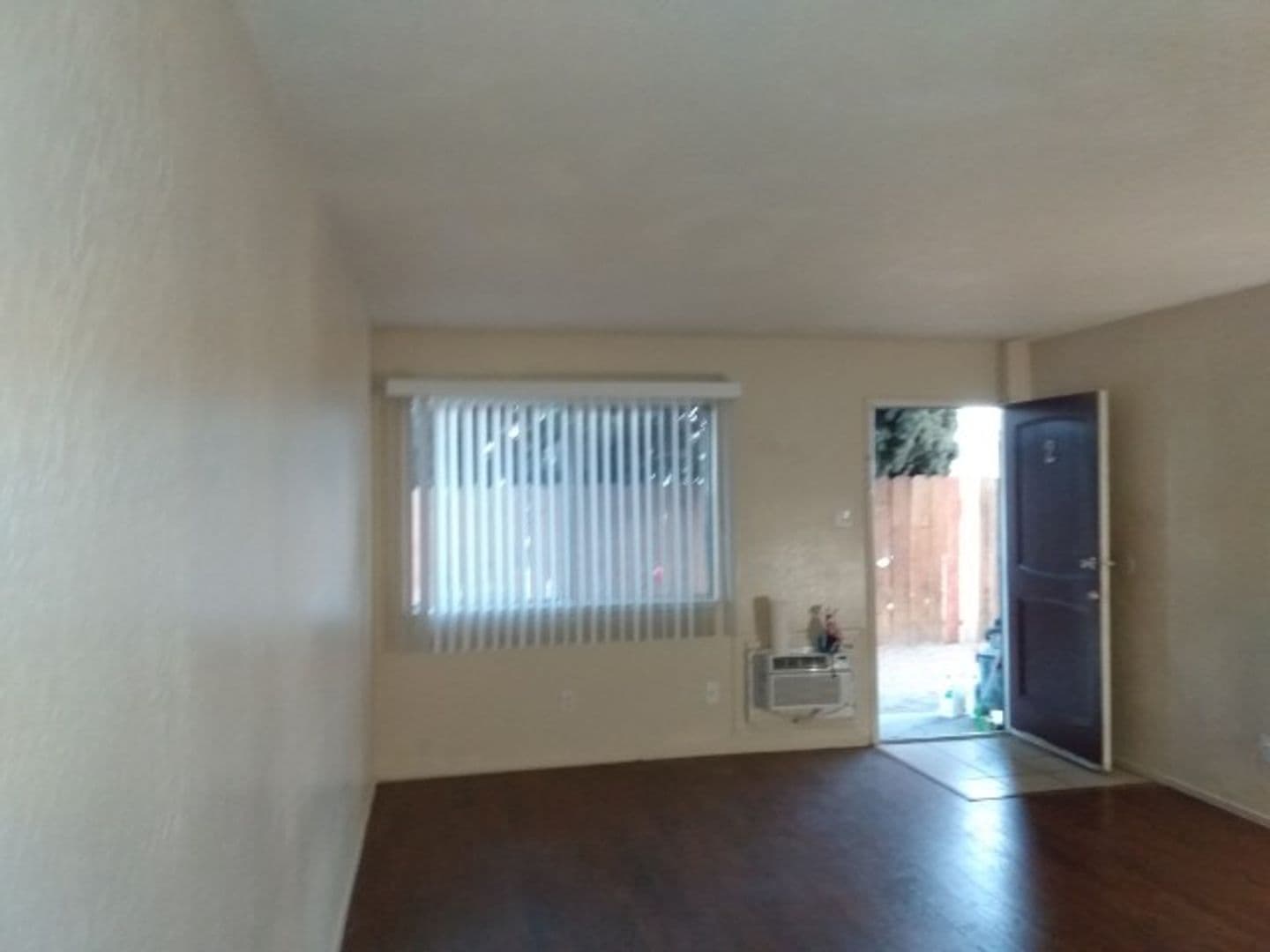 Antioch Apartment: 1107 W. 4th St #2