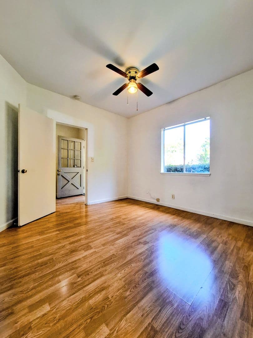 San Jose Apartment: 95 & 95 1/2 N. Buena Vista Ave