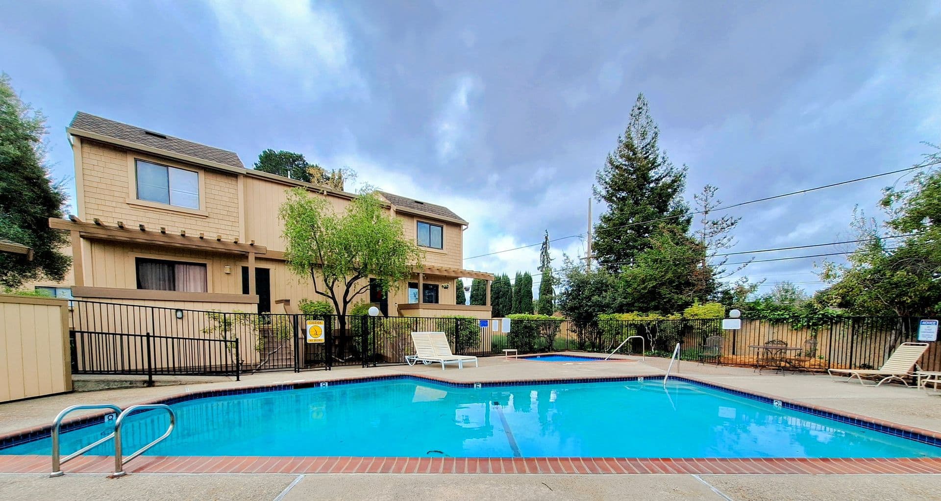 Los Gatos Townhome: 14575 S. Bascom Ave