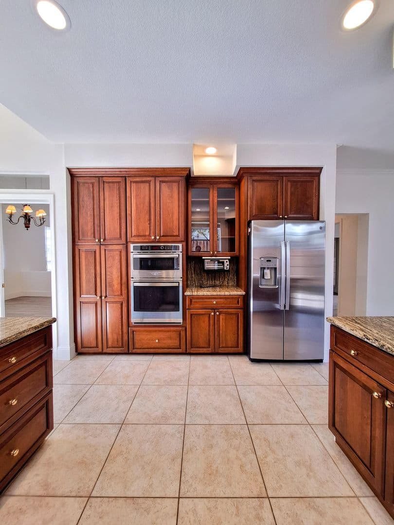 Redwood City House: 802 Schooner Bay Dr