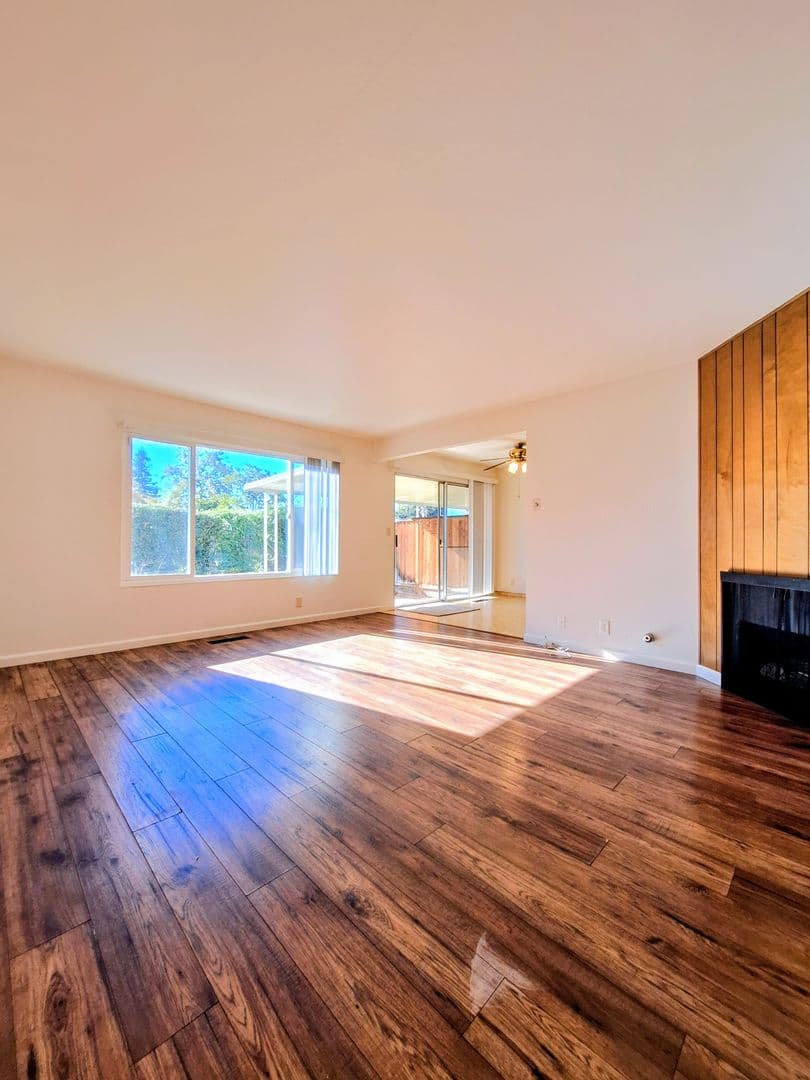 Santa Clara Apartment: 3478 & 3482 Angelina Dr