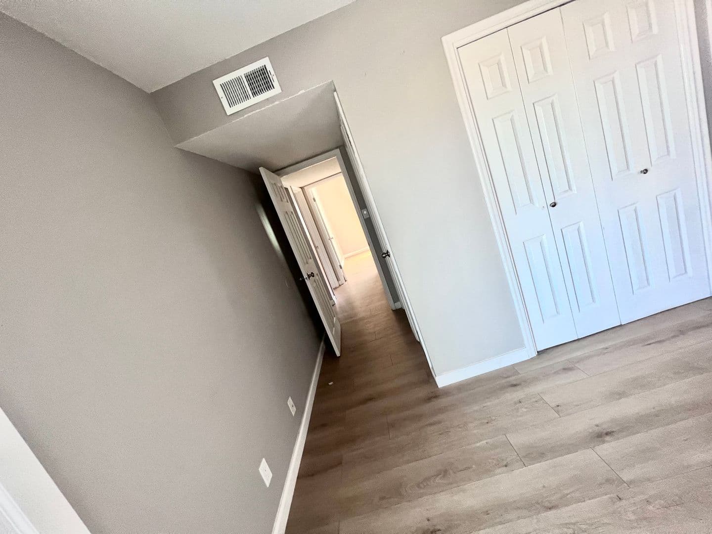 Phoenix Apartment: 9836 N Central Avenue