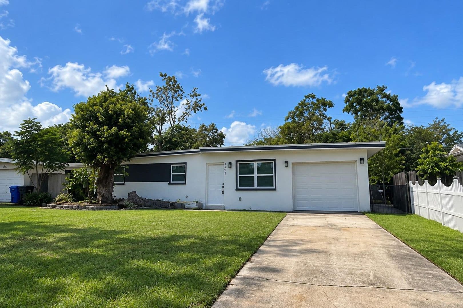 DAYTONA BEACH House: 1701 TALLAHASSEE DRIVE