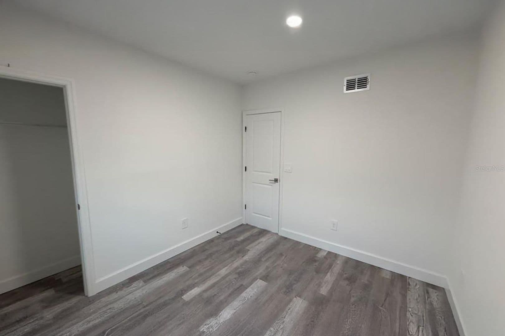 DAYTONA BEACH House: 1701 TALLAHASSEE DRIVE