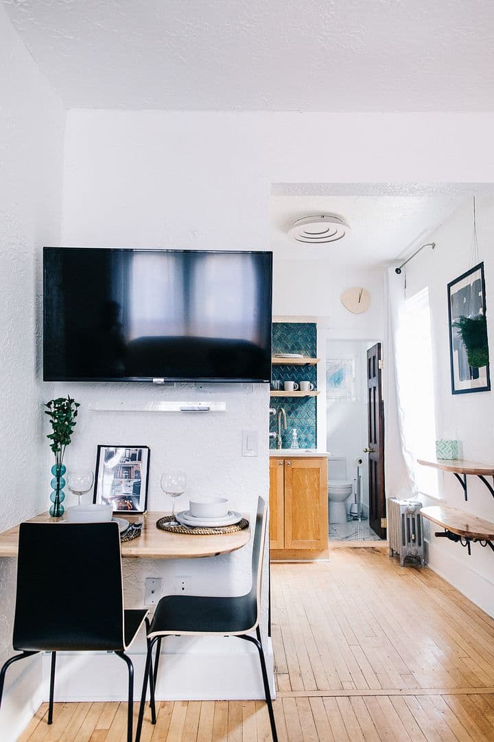 Madison Apartment: 723 Jenifer Street