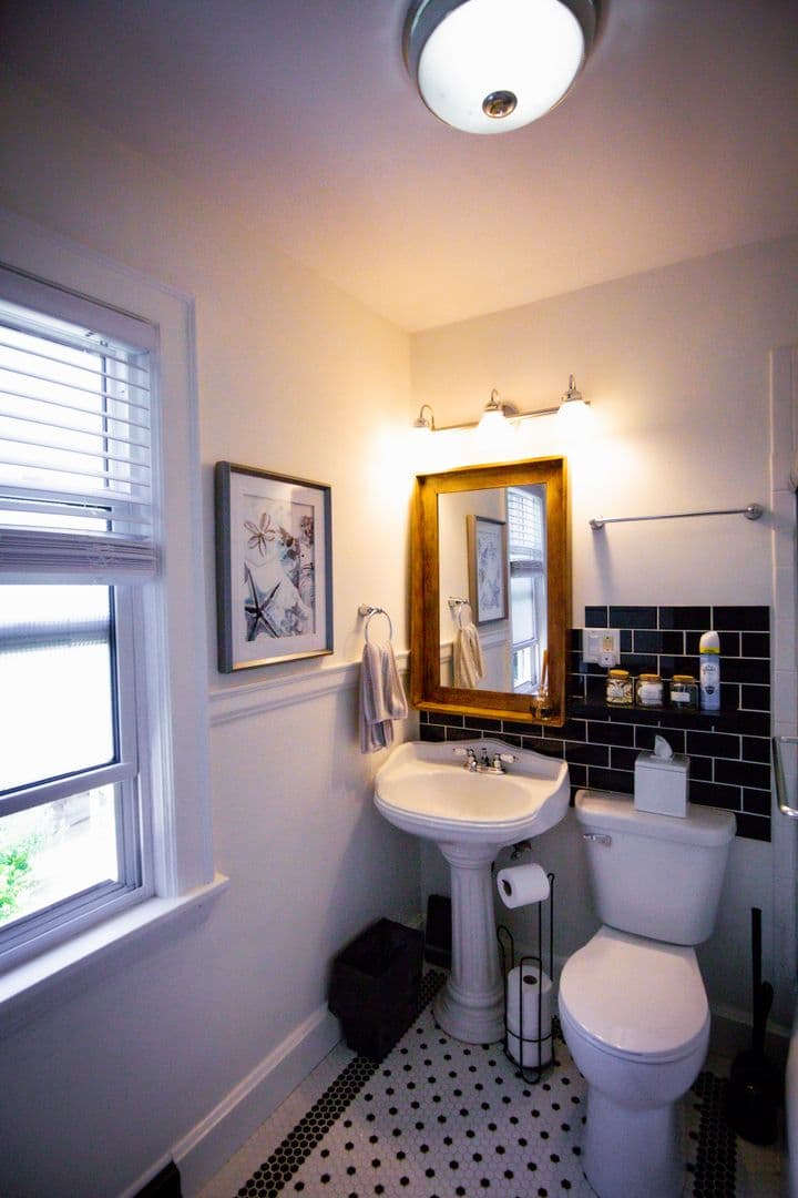 Madison Apartment: 729 Jenifer Street Unit 2