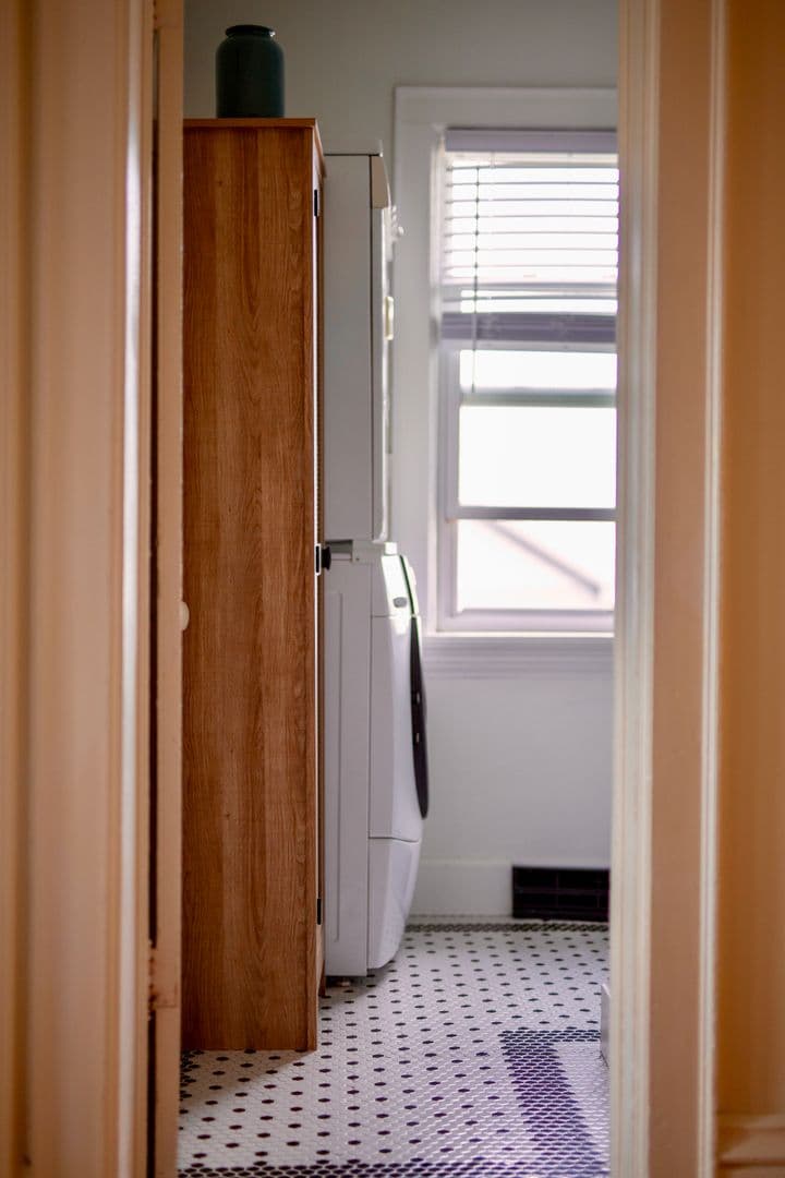 Madison Apartment: 729 Jenifer Street Unit 2