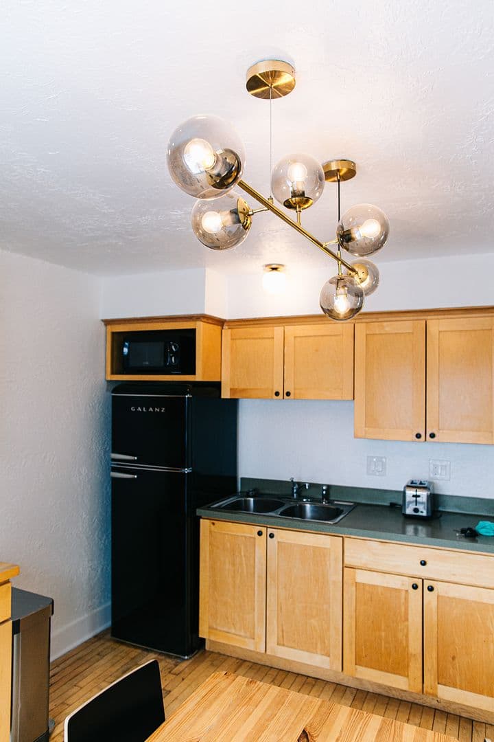 Madison Apartment: 723 Jenifer Street