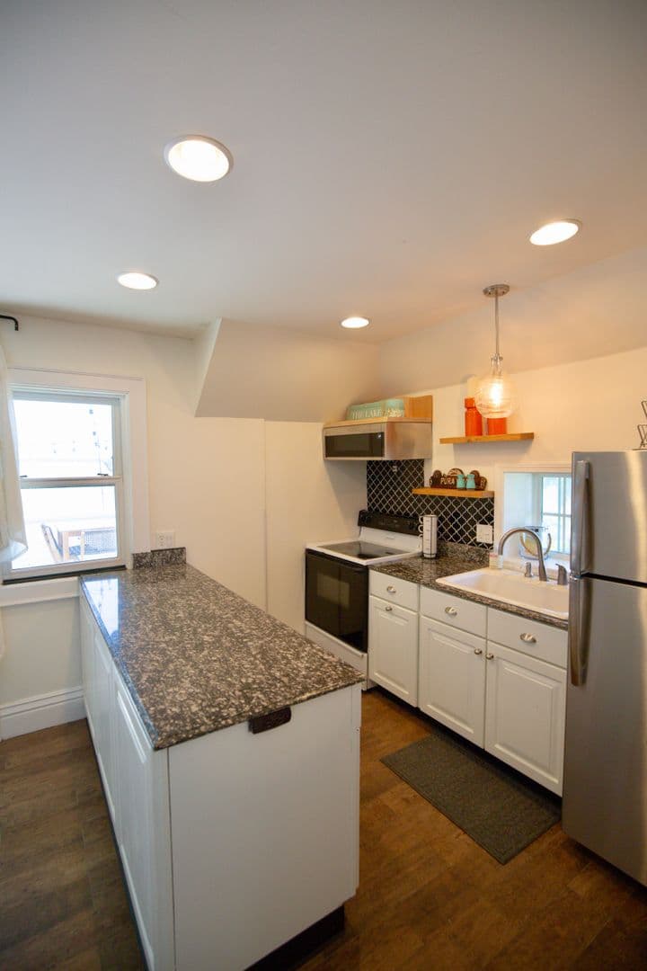 Madison Apartment: 729 Jenifer Street Unit 2