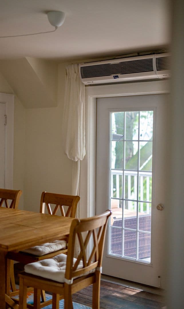 Madison Apartment: 729 Jenifer Street Unit 2