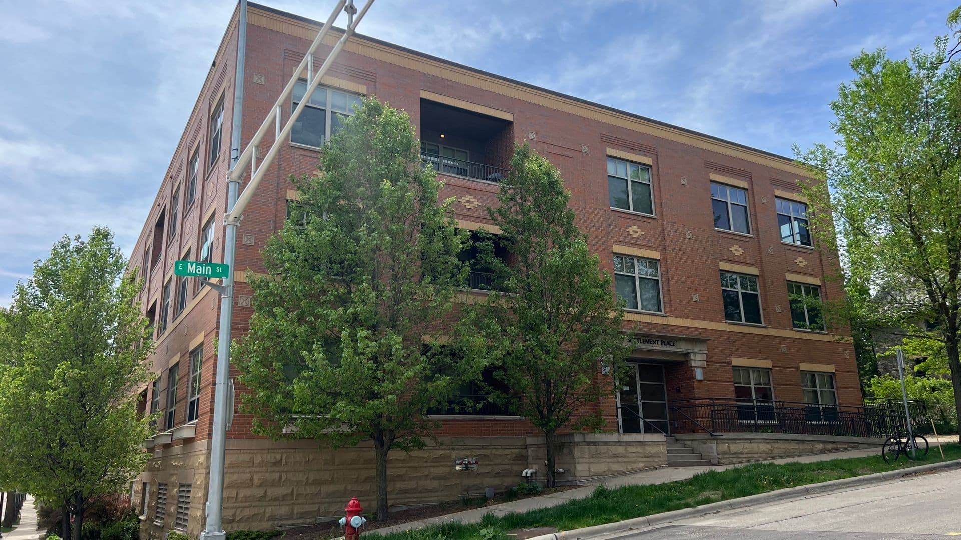 Madison Apartment: 525 East Main Street