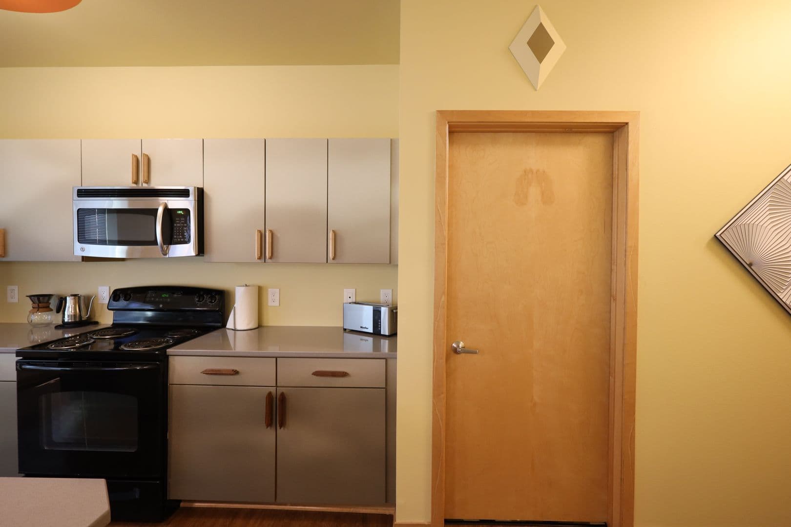 Madison Apartment: 525 East Main Street