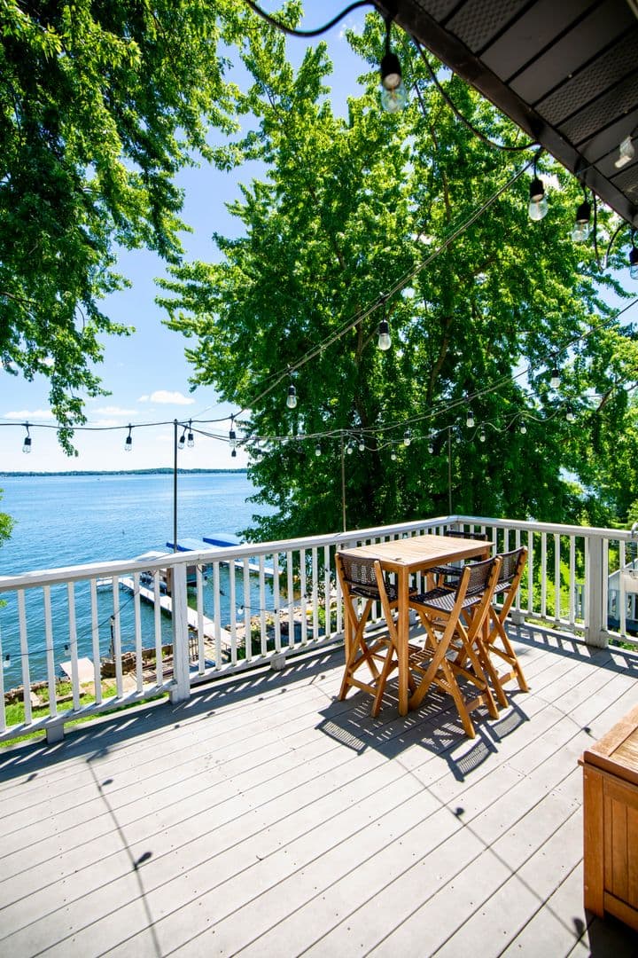 Madison Apartment: 729 Jenifer Street Unit 2