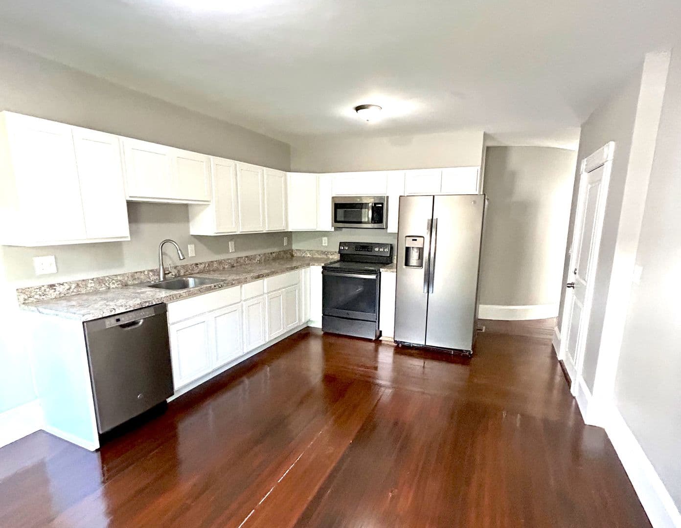 Springfield Apartment: 56 Mulberry St
