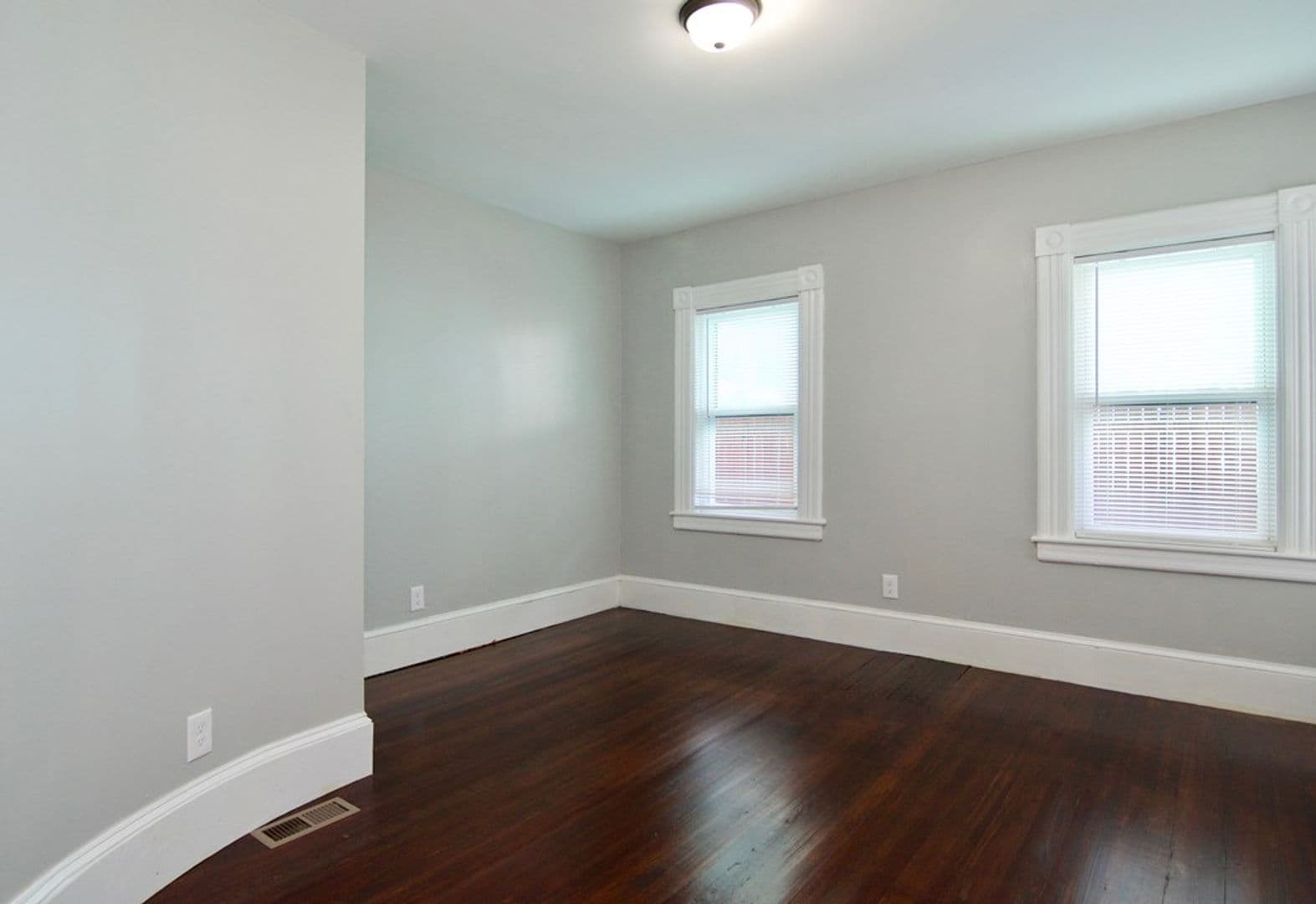 Springfield Apartment: 56 Mulberry St