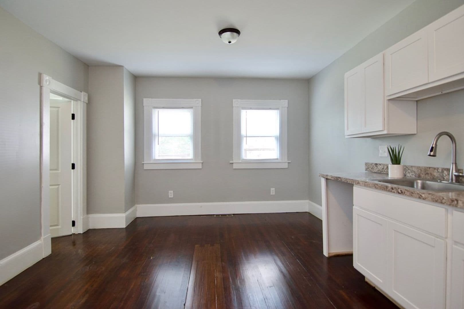 Springfield Apartment: 56 Mulberry St