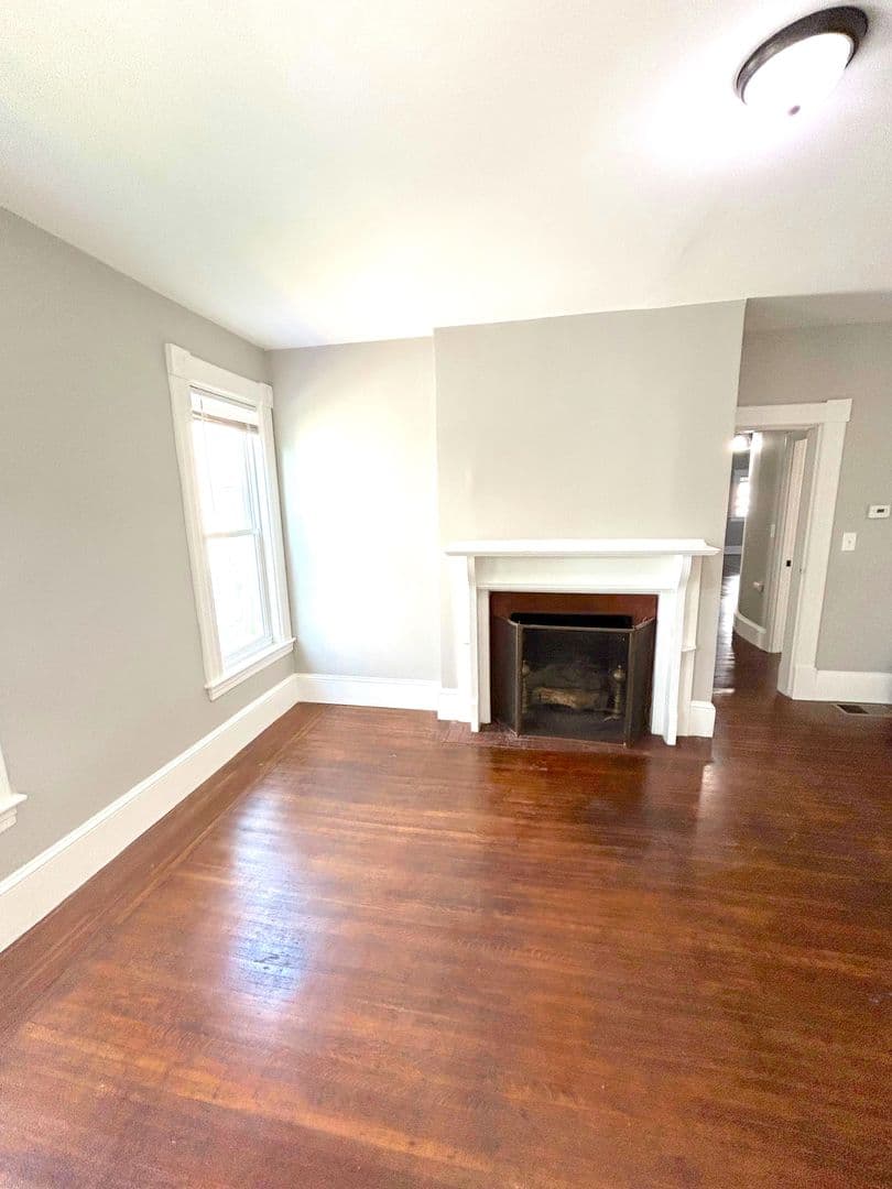 Springfield Apartment: 56 Mulberry St