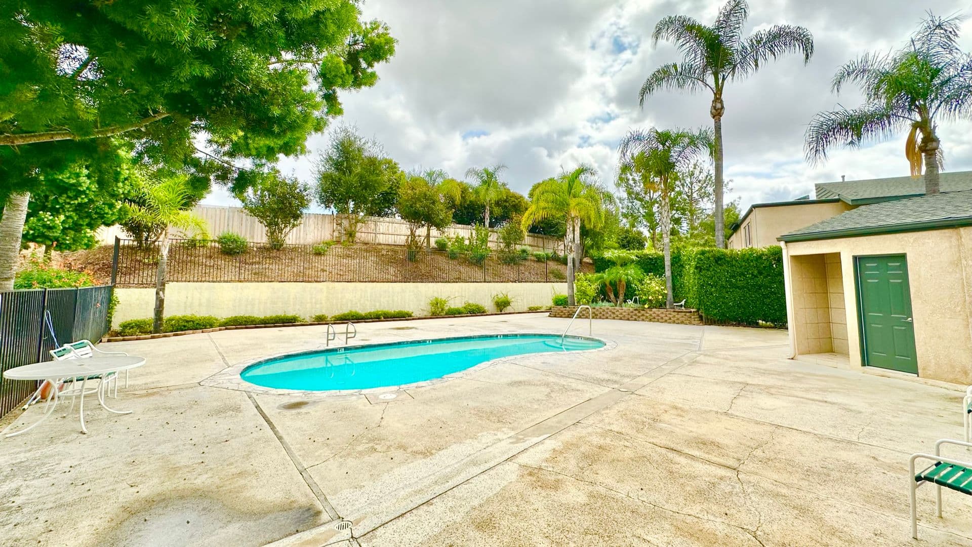 Fallbrook House: 868 East Alvarado Street Apt 24