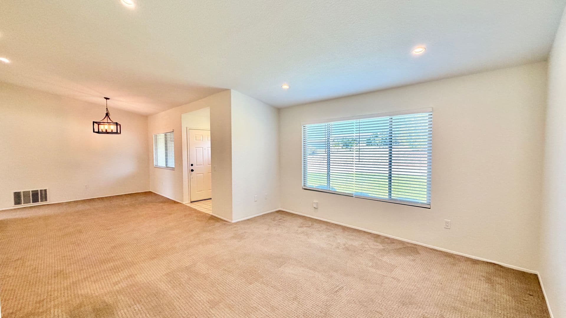 Fallbrook House: 730 Morro Road