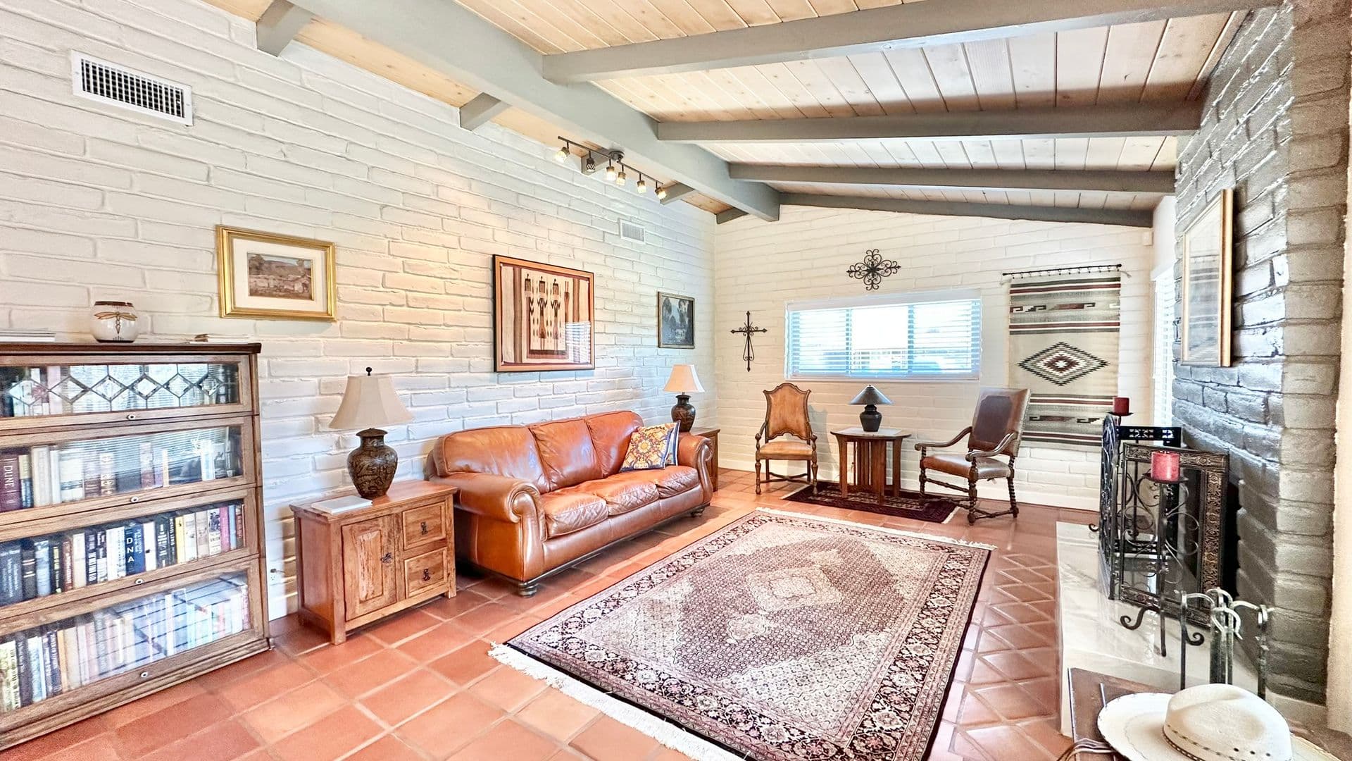 Fallbrook House: 4731 Via Inca