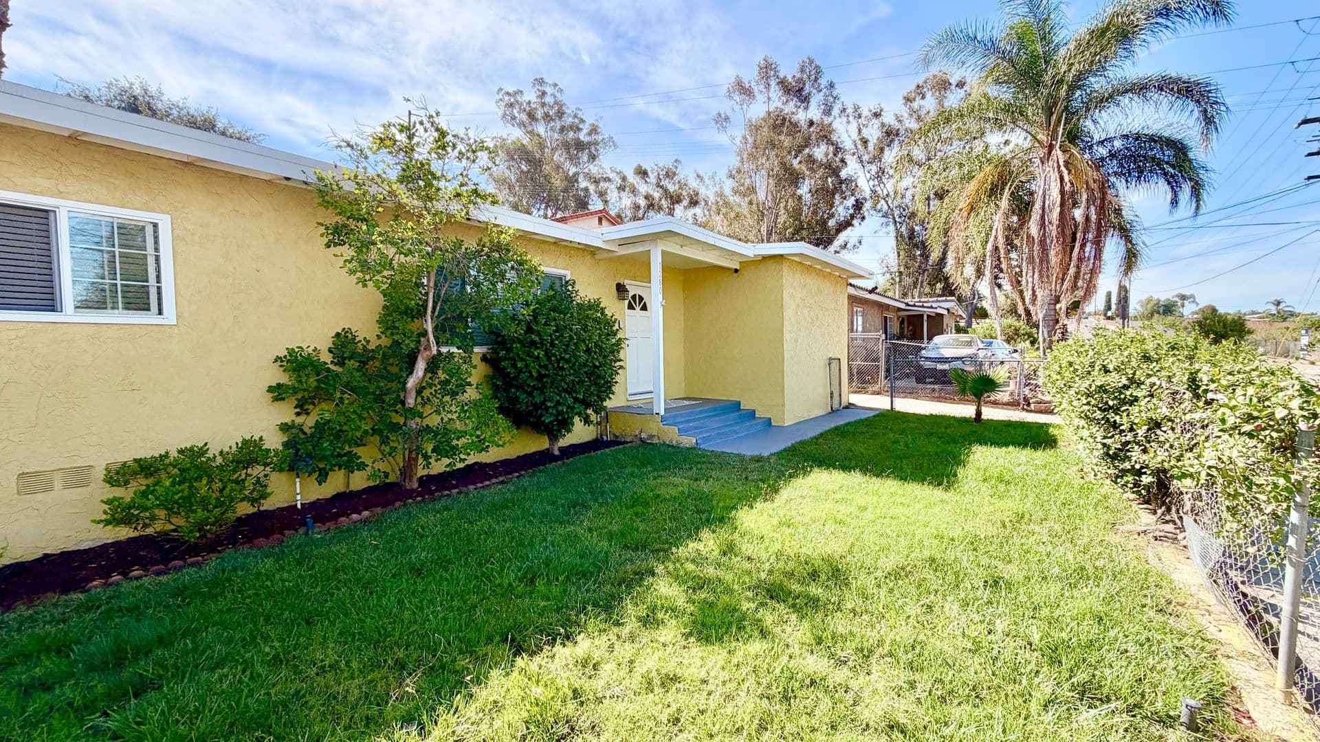 Fallbrook House: 1280 Alturas Road