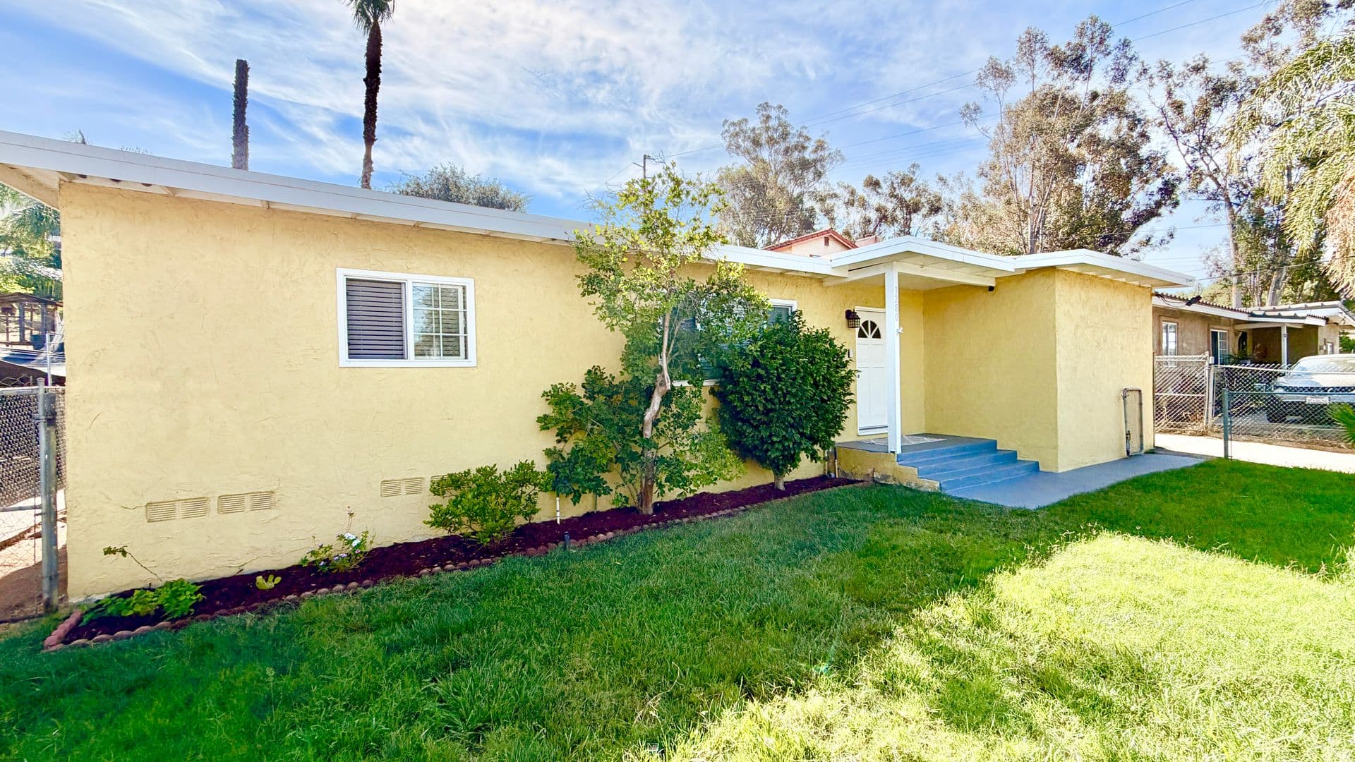 Fallbrook House: 1280 Alturas Road
