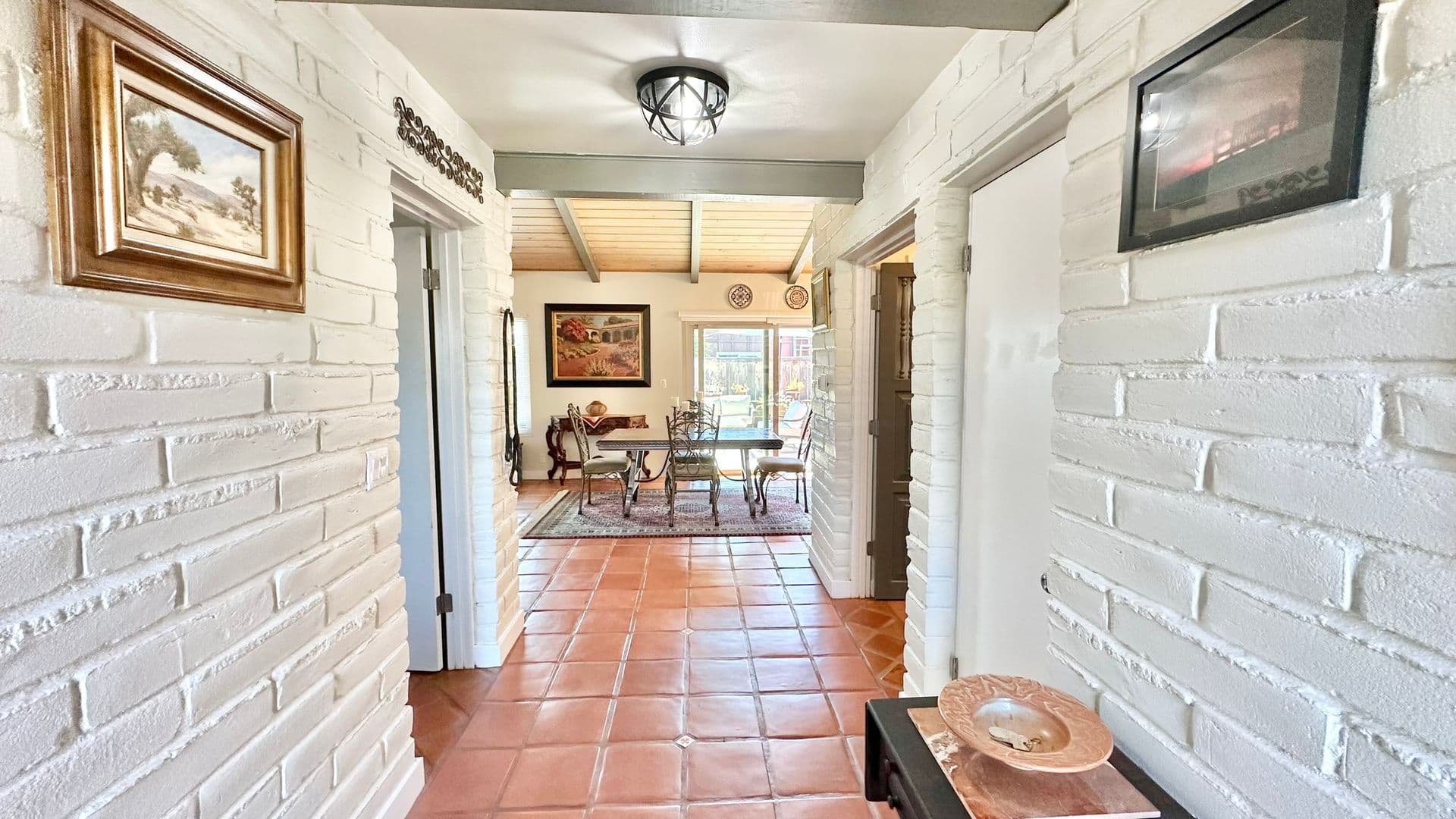 Fallbrook House: 4731 Via Inca