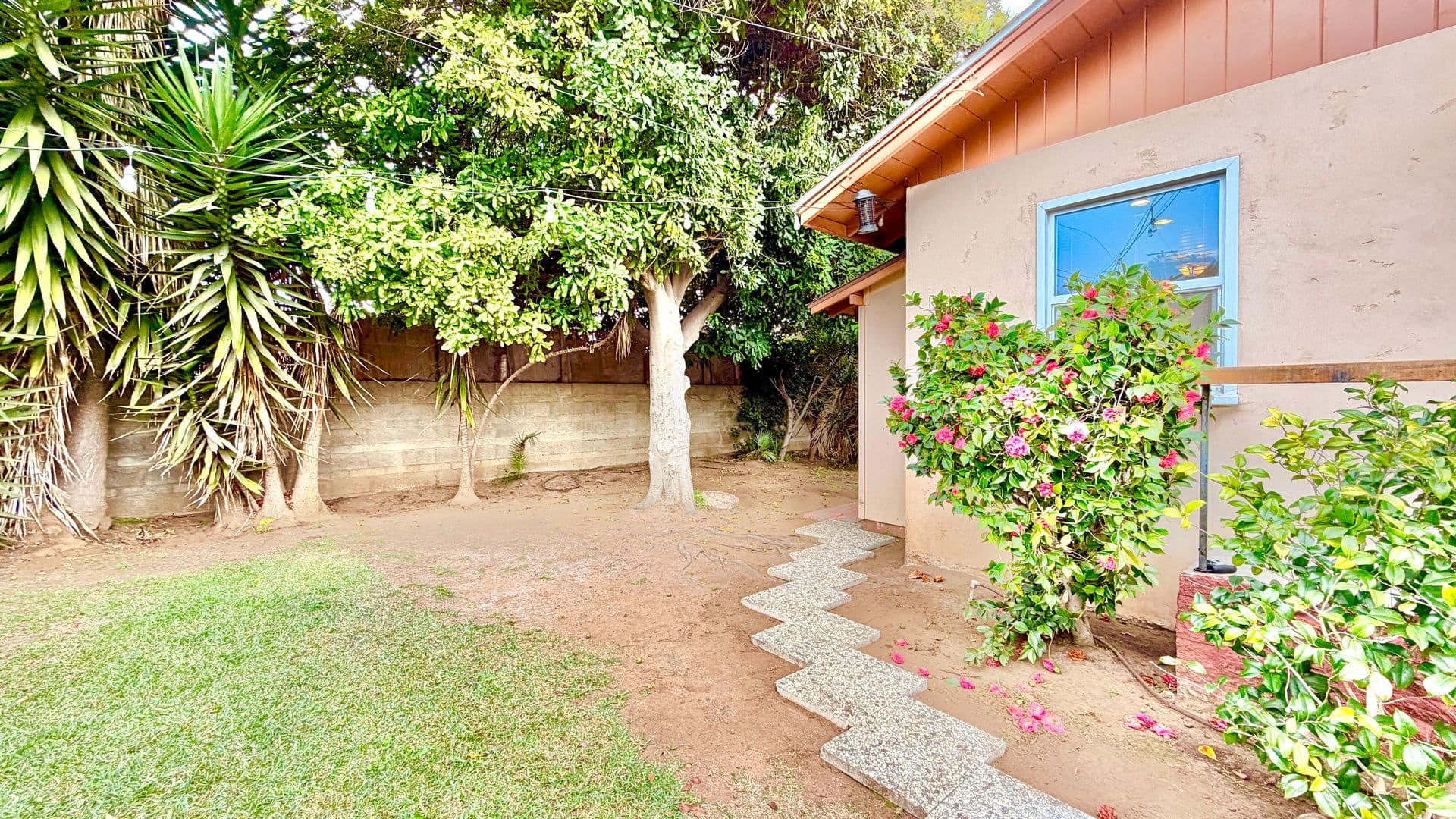 Oceanside House: 1922 South Nevada Street (Guest Home)