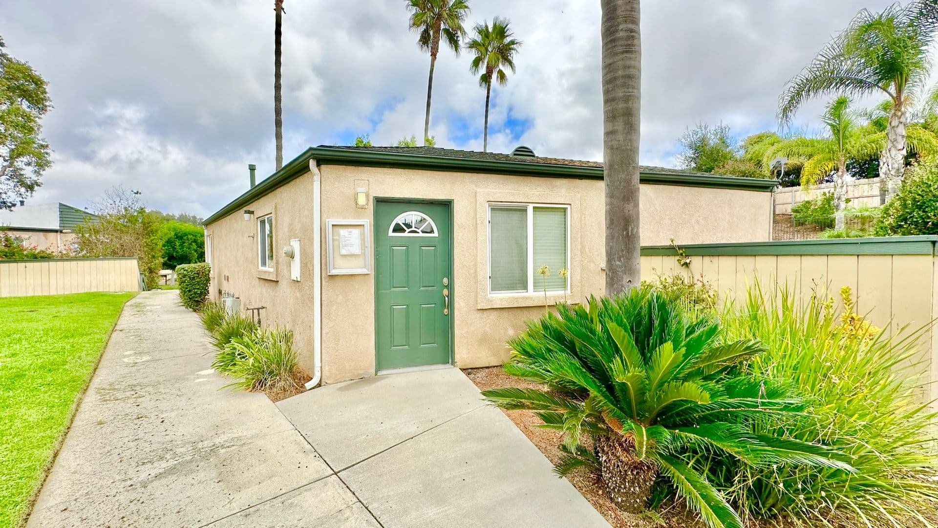 Fallbrook House: 868 East Alvarado Street Apt 24