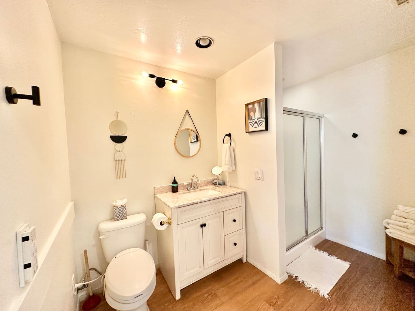 Fallbrook House: 3548 Rosa Way (Guest House)