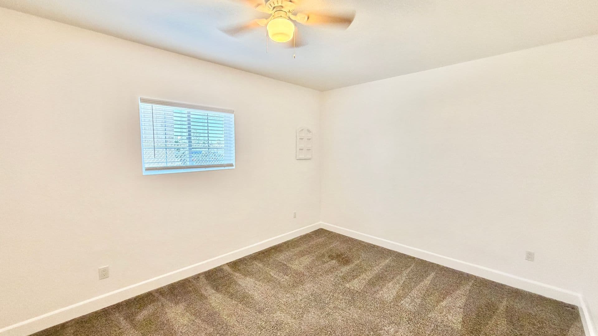 Fallbrook House: 1280 Alturas Road