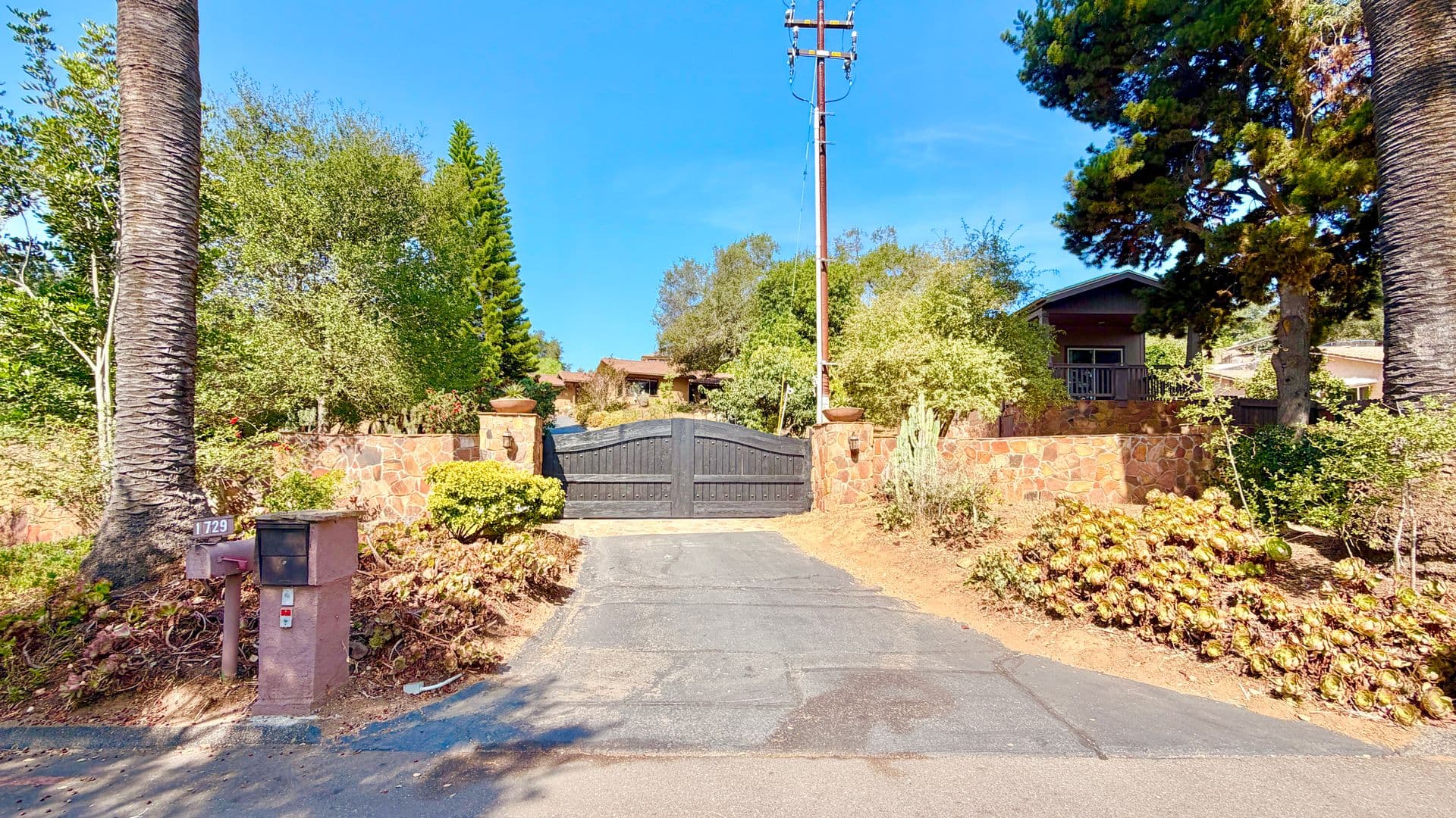 Fallbrook House: 1727 South Hill Avenue (Guest House)