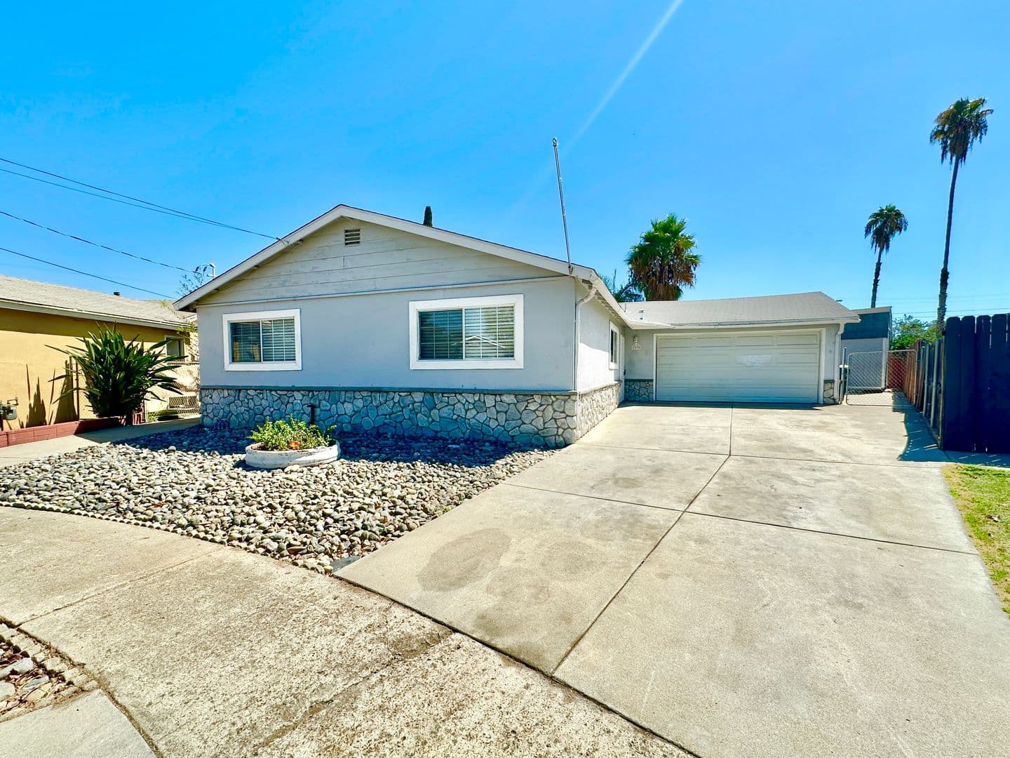 Escondido House: 1339 Wilson Place