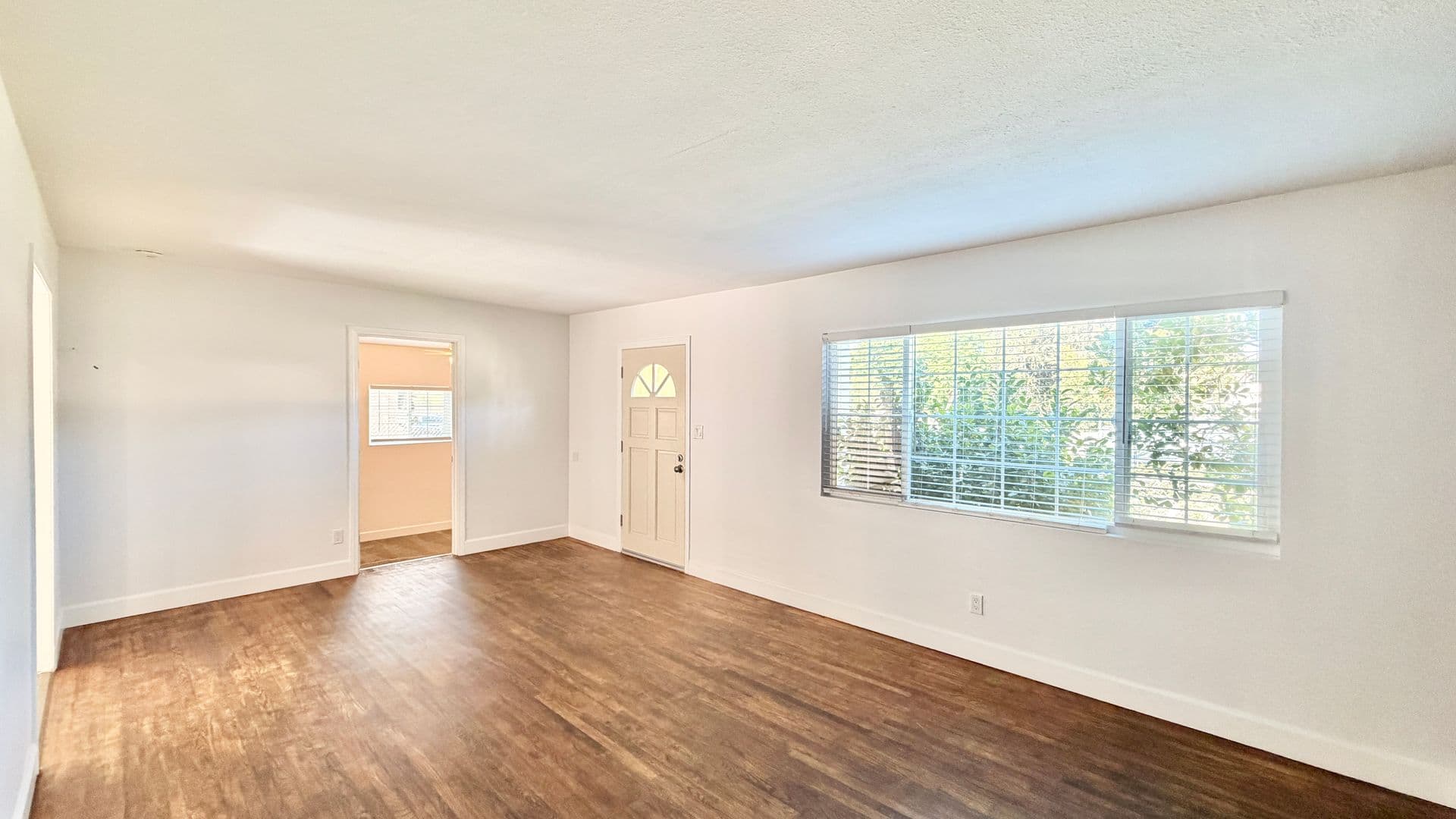 Fallbrook House: 1280 Alturas Road
