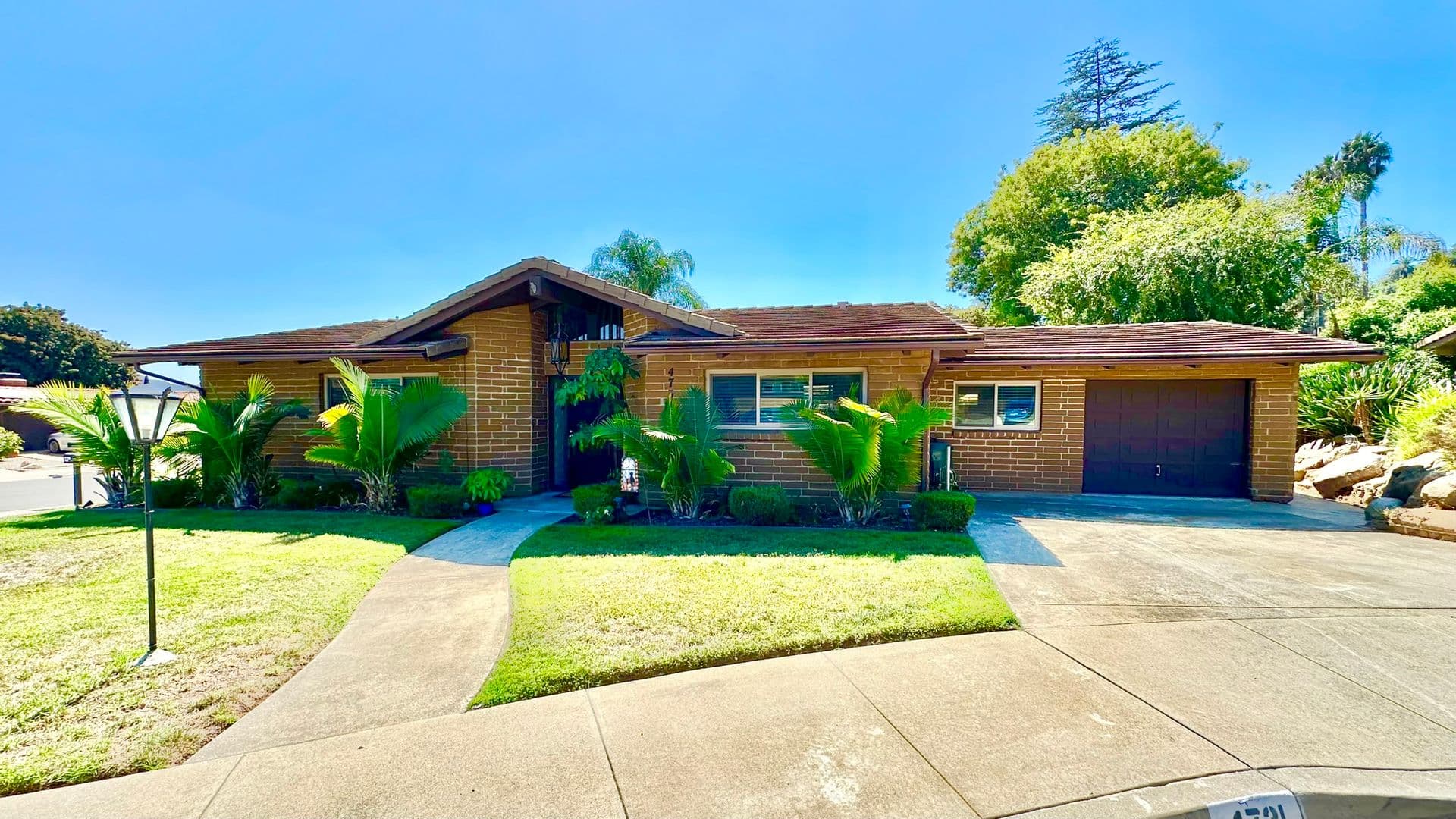 Fallbrook House: 4731 Via Inca